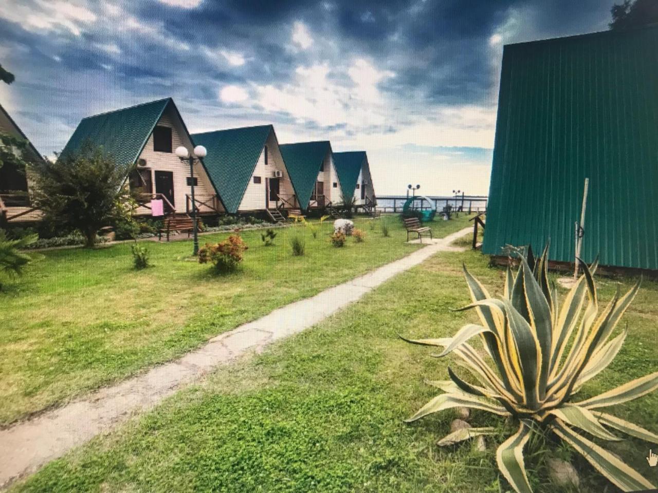 Kyalasur Hotel スフミ エクステリア 写真